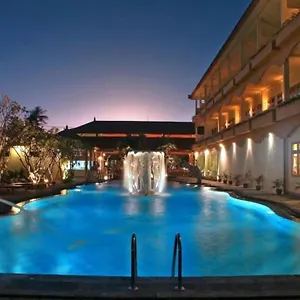Febri's & Hotel